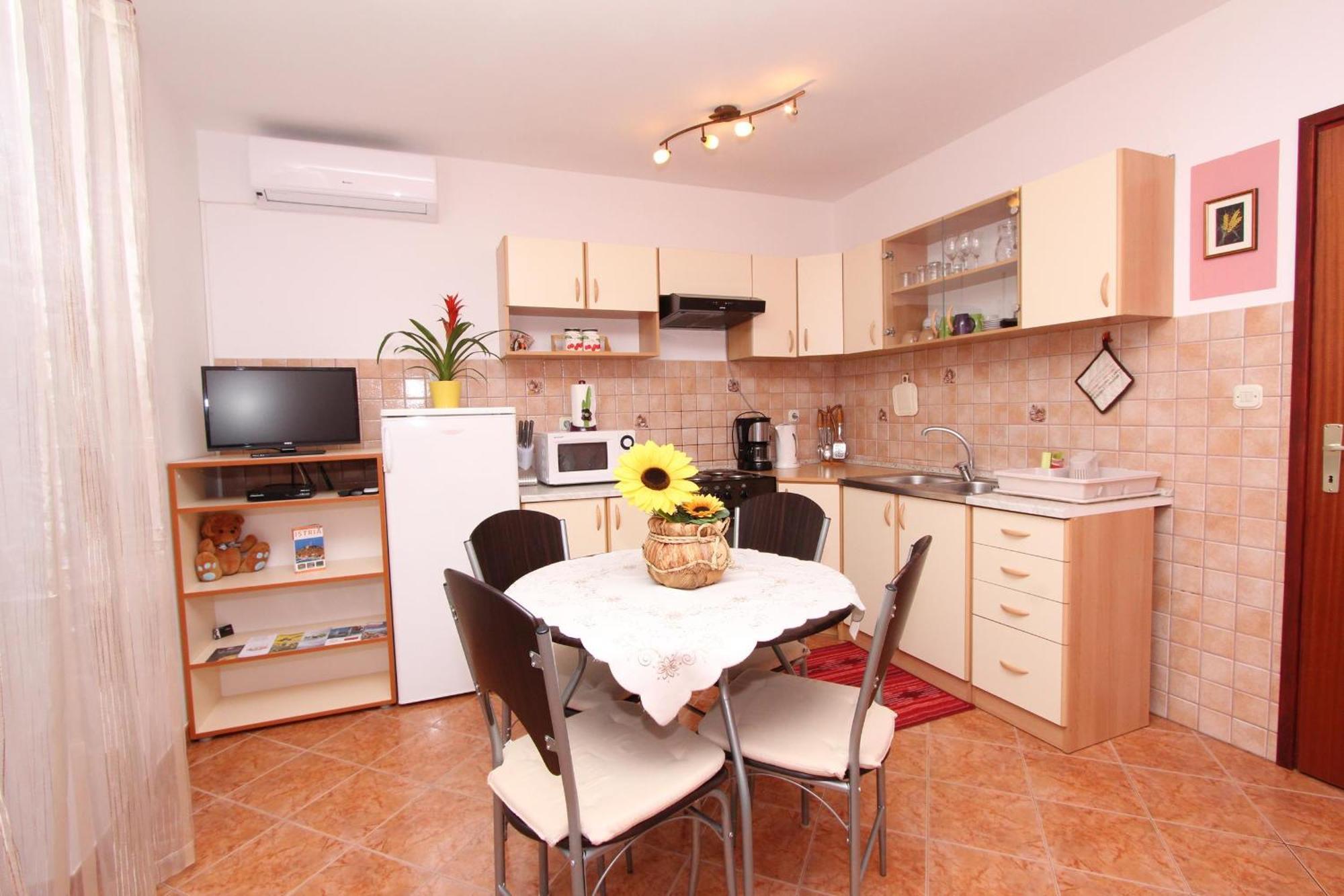 Rooms And Apartment Sanja Rovinj Exterior photo