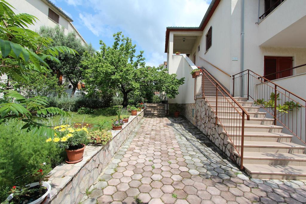 Rooms And Apartment Sanja Rovinj Exterior photo