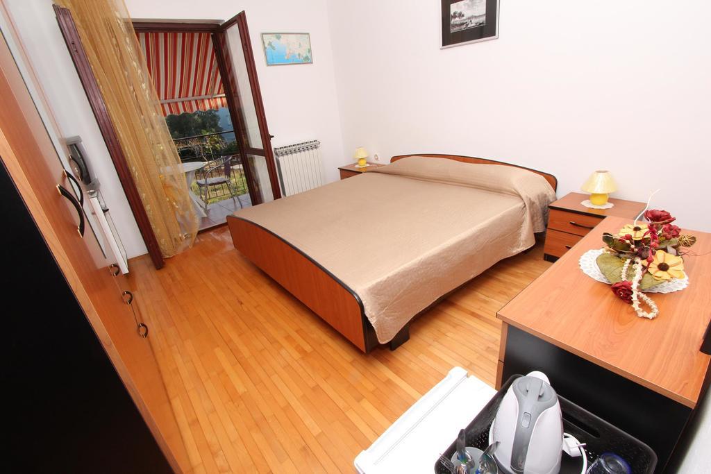 Rooms And Apartment Sanja Rovinj Exterior photo